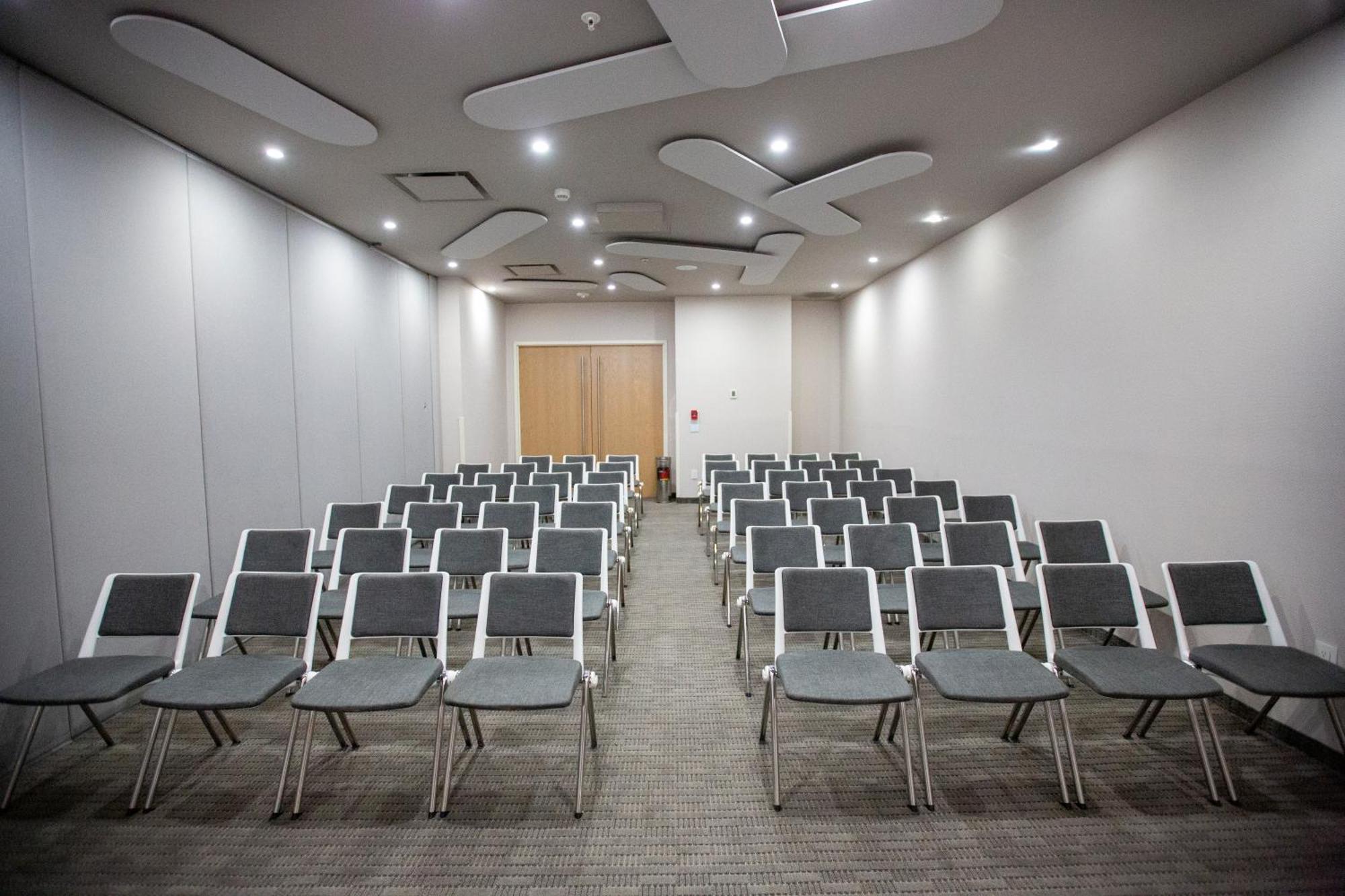 Metria Hotel Leon Ngoại thất bức ảnh The lecture theatre