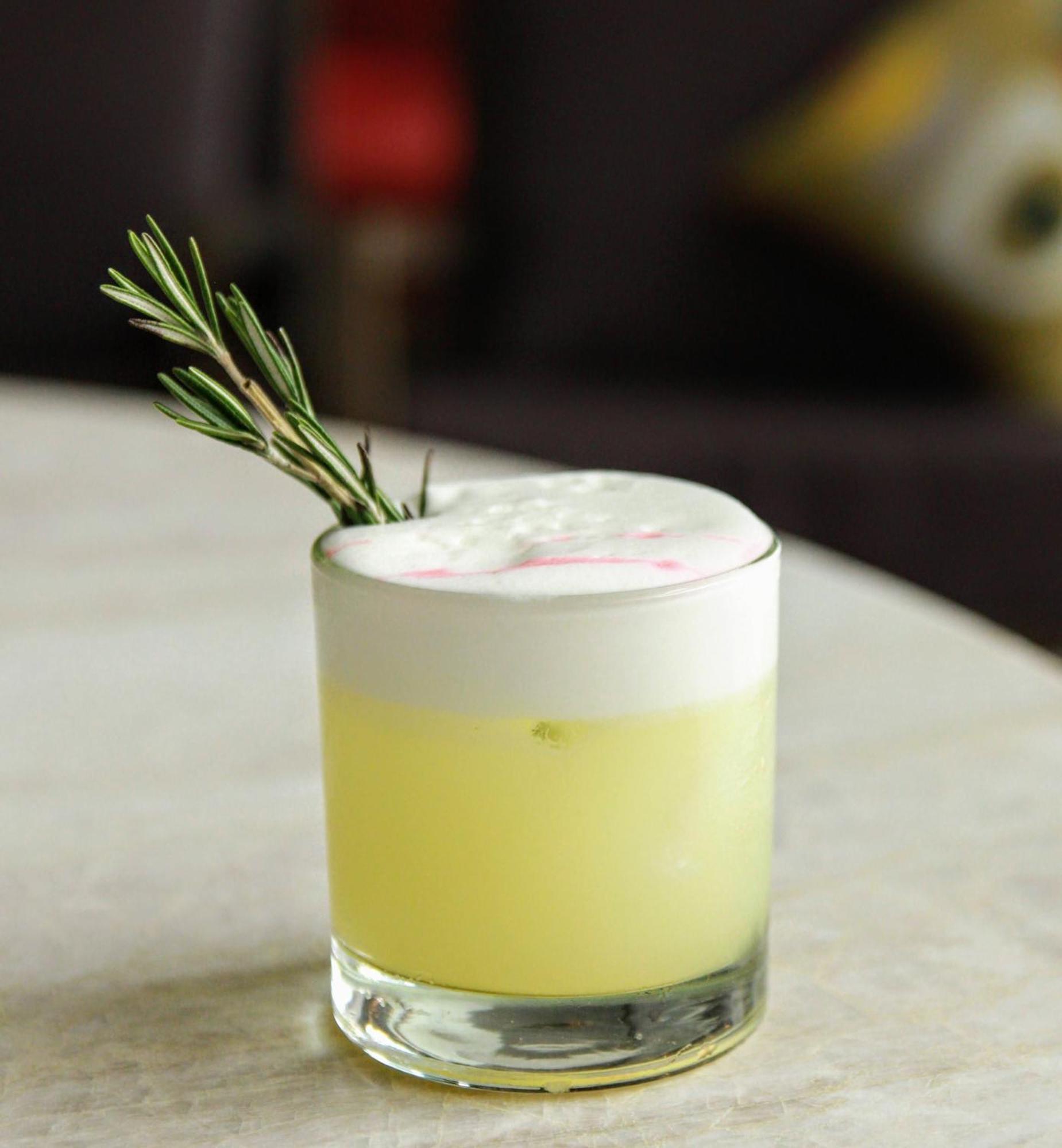 Metria Hotel Leon Ngoại thất bức ảnh A French 75