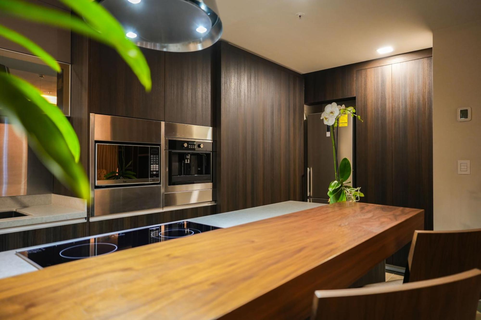 Metria Hotel Leon Ngoại thất bức ảnh A modern kitchen