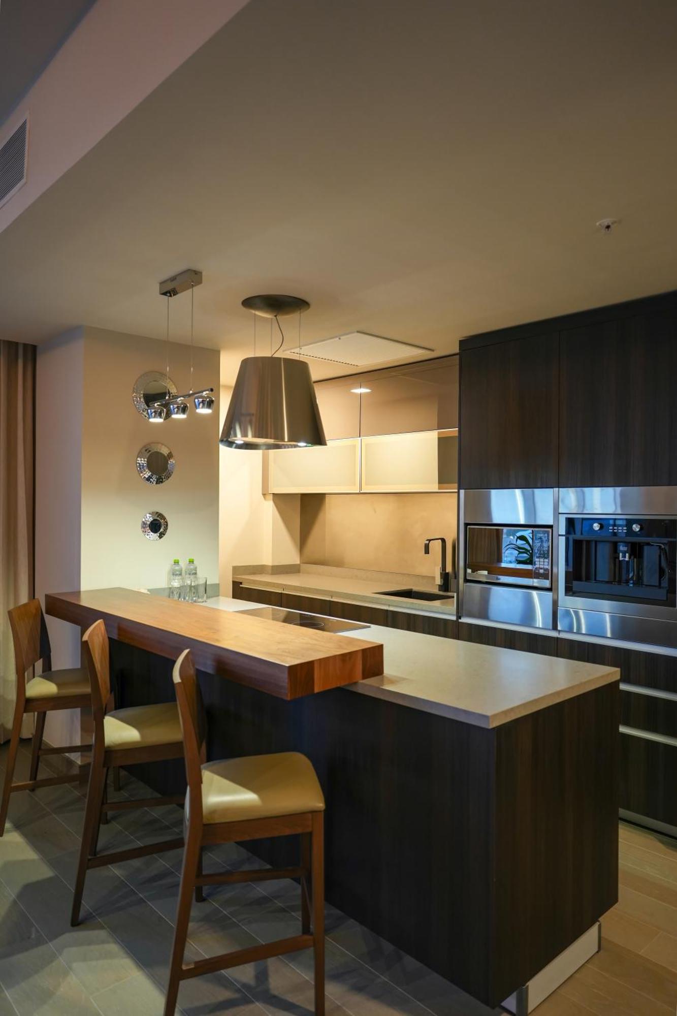 Metria Hotel Leon Ngoại thất bức ảnh A modern kitchen
